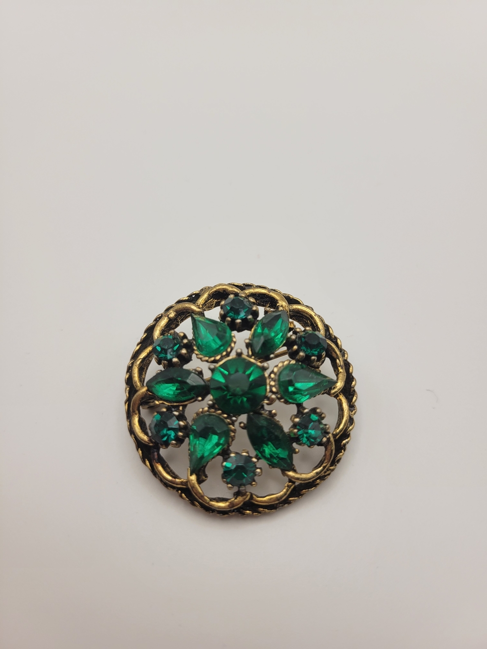 Vintage Inspired Gold tone Glass Circle Brooch